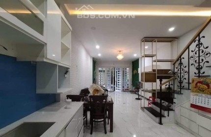 Bán nhà 5 tầng BTCT 52m2, đường Nguyễn Văn Quá, giá chỉ nhỉnh 4 tỷ